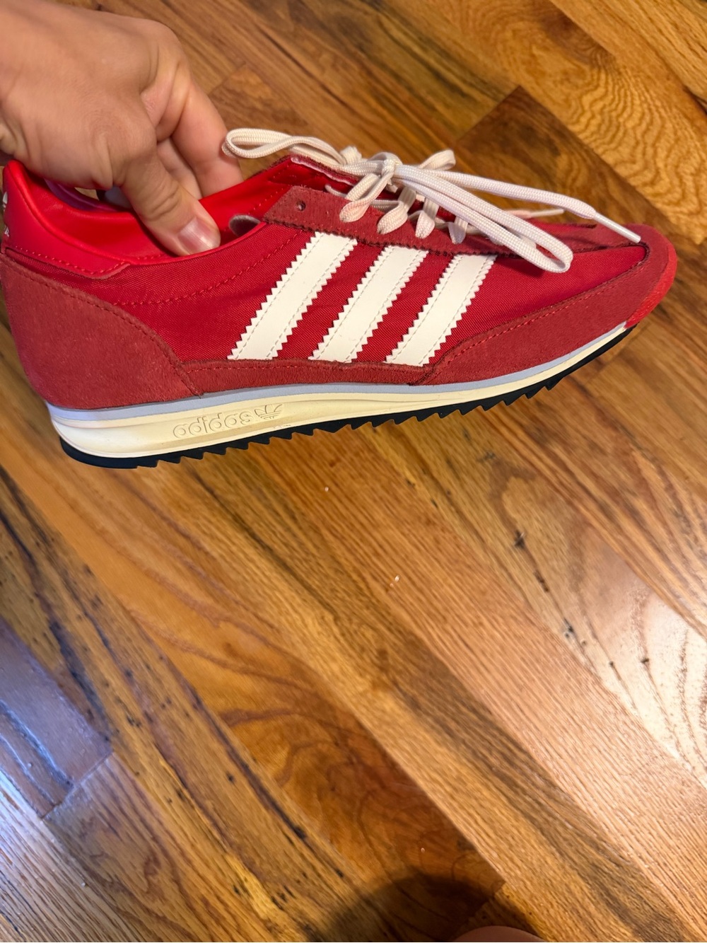 Adidas shoes - Picture 2 of 4